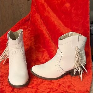 Rock & Candy Cream Fringe Ankle Booties